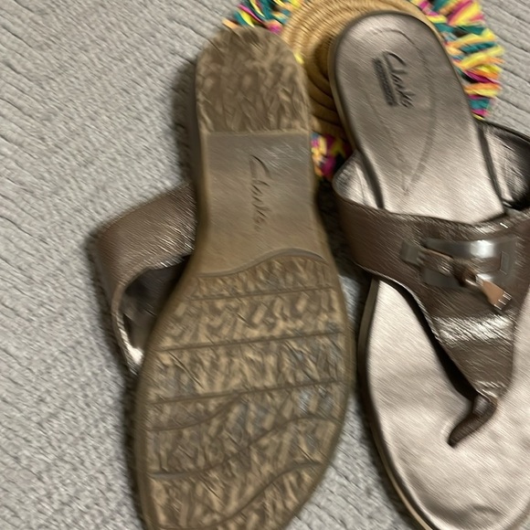 Clark Collection Gold Sandals - Picture 6 of 7